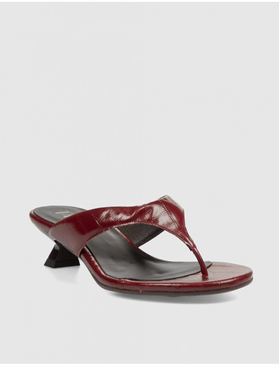 SANDALIA DE DEDO TAMBI MINIMAL ROJO
