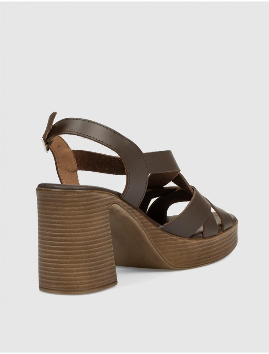 SANDALIA KAMOME TIKA MARRoN