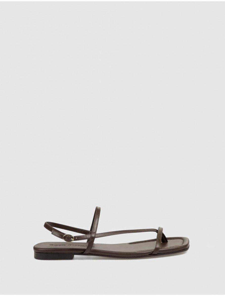 SANDALIA DE DEDO BRYAN 4629 MARRoN