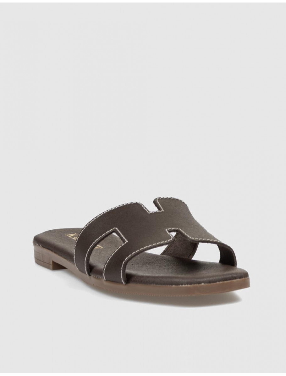 SANDALIA KAMOME ALAIA MARRoN