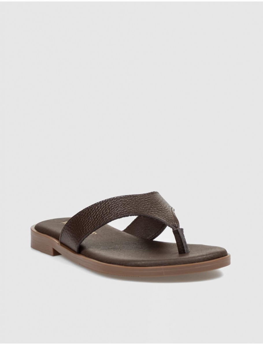 SANDALIA DE DEDO KAMOME BOADA MARRoN