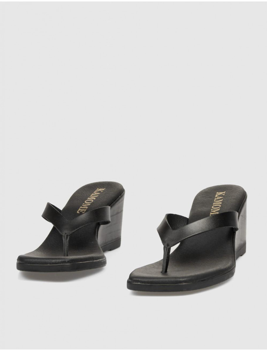 SANDALIA DE DEDO KAMOME MAFFI NEGRO