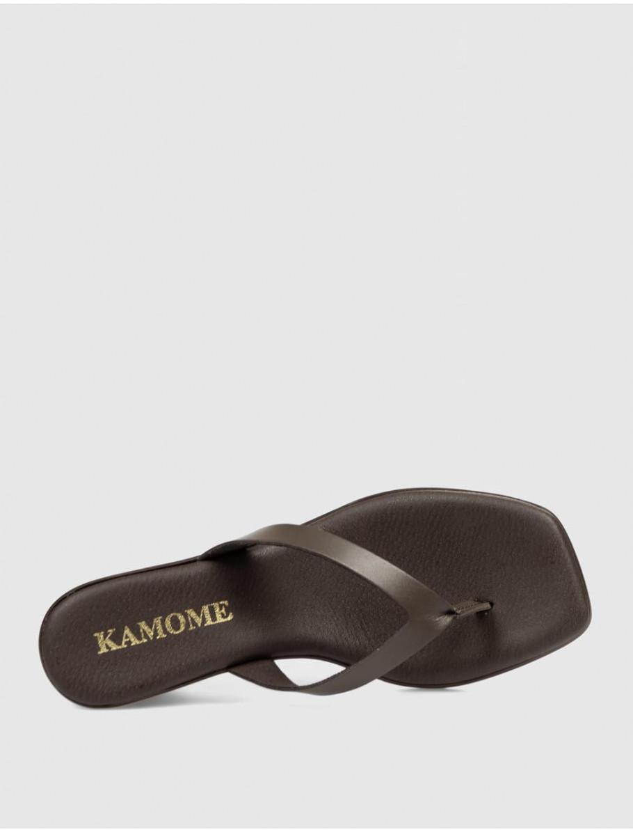SANDALIA DE DEDO KAMOME MAFFI MARRoN