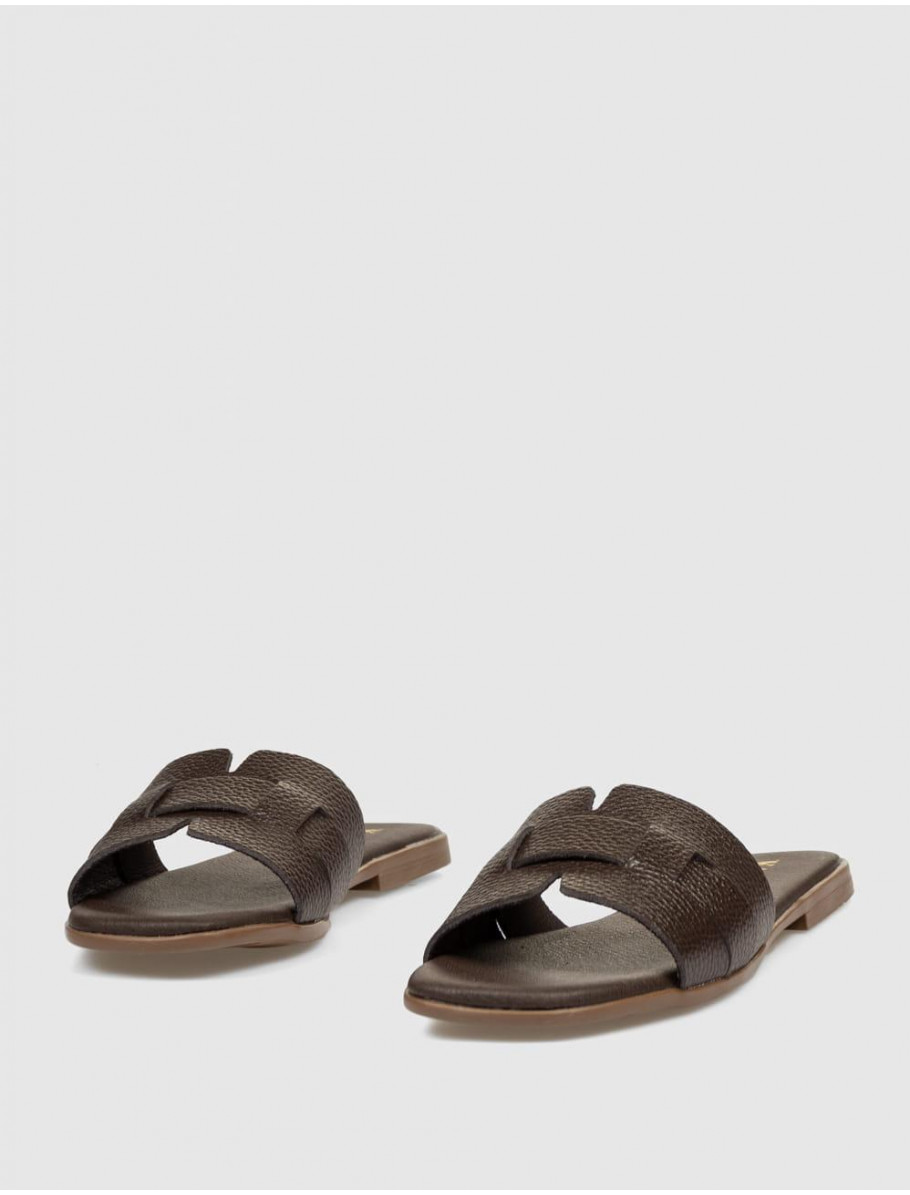 SANDALIA KAMOME MARO MARRoN