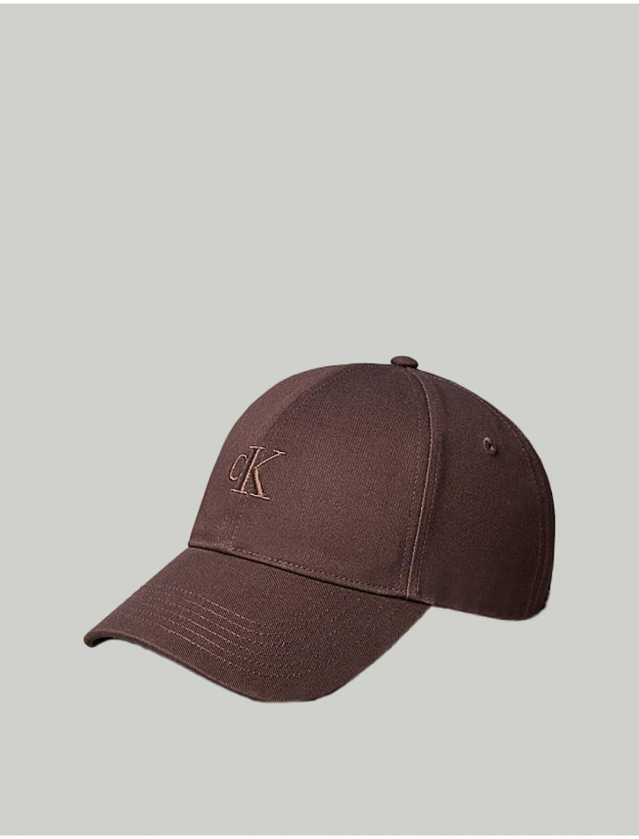GORRA CALVIN KLEIN MONOGRAM EMBROIDERY BASEBALL MARRoN