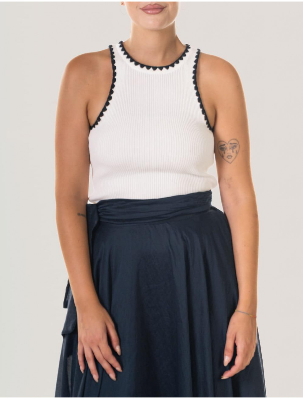 CAMISETA OBVIO PERI BLANCO
