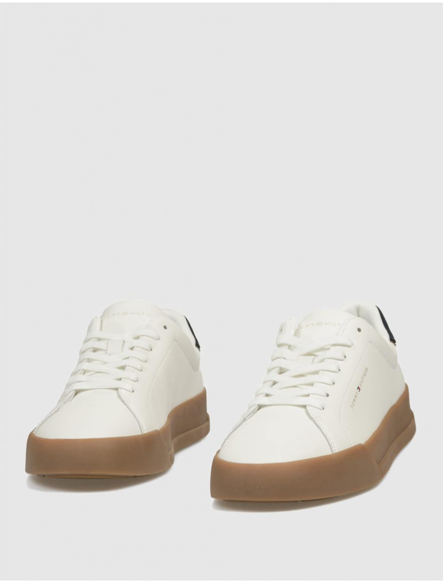 ZAPATILLA TOMMY HILFIGER TH COURT CORE ESS LEATHER BLANCO