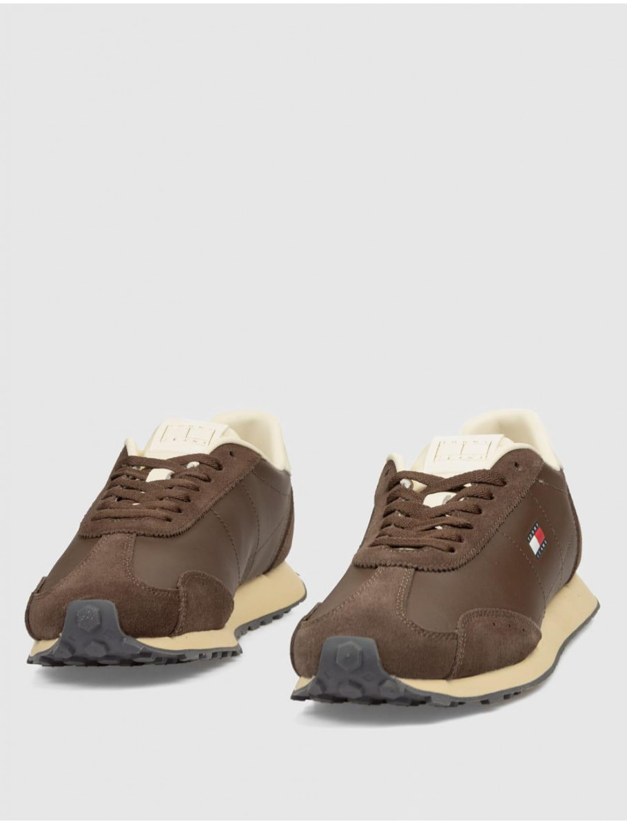 ZAPATILLA TOMMY HILFIGER TJM RETRO RUNNER ARCHIVE MIX MARRoN