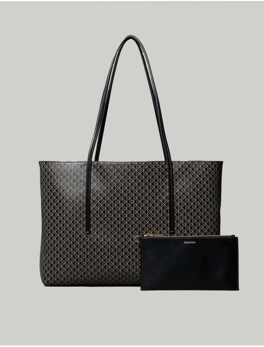 BOLSO CALVIN KLEIN EMBLEM AOP TOTE W POUCH MARRoN