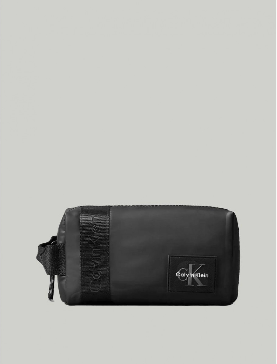 NECESER CALVIN KLEIN RUBBERIZED DOPP KIT NEGRO