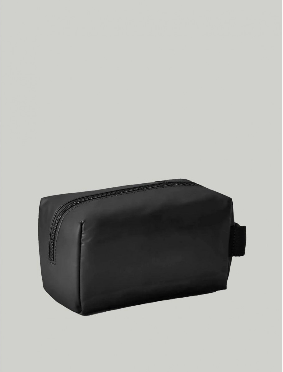 NECESER CALVIN KLEIN RUBBERIZED DOPP KIT NEGRO
