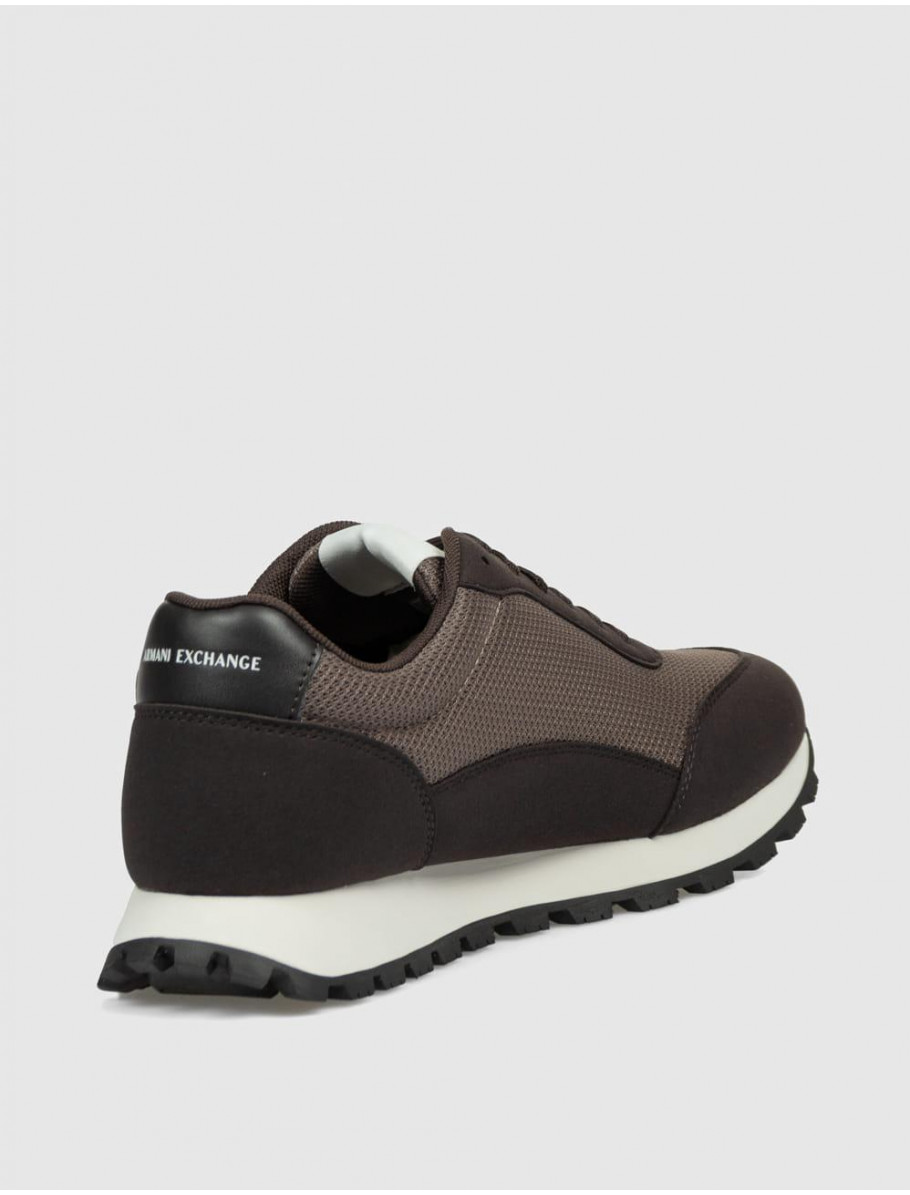 ZAPATILLA ARMANI EXCHANGE XM001960 MARRoN
