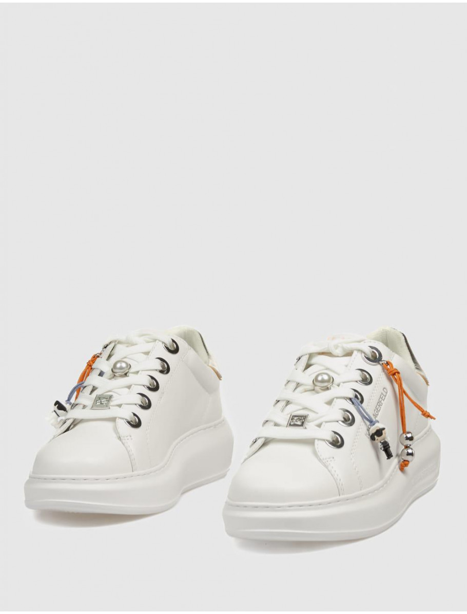ZAPATILLA KARL LAGERFED KAPRI TASSEL CHARMS BLANCO