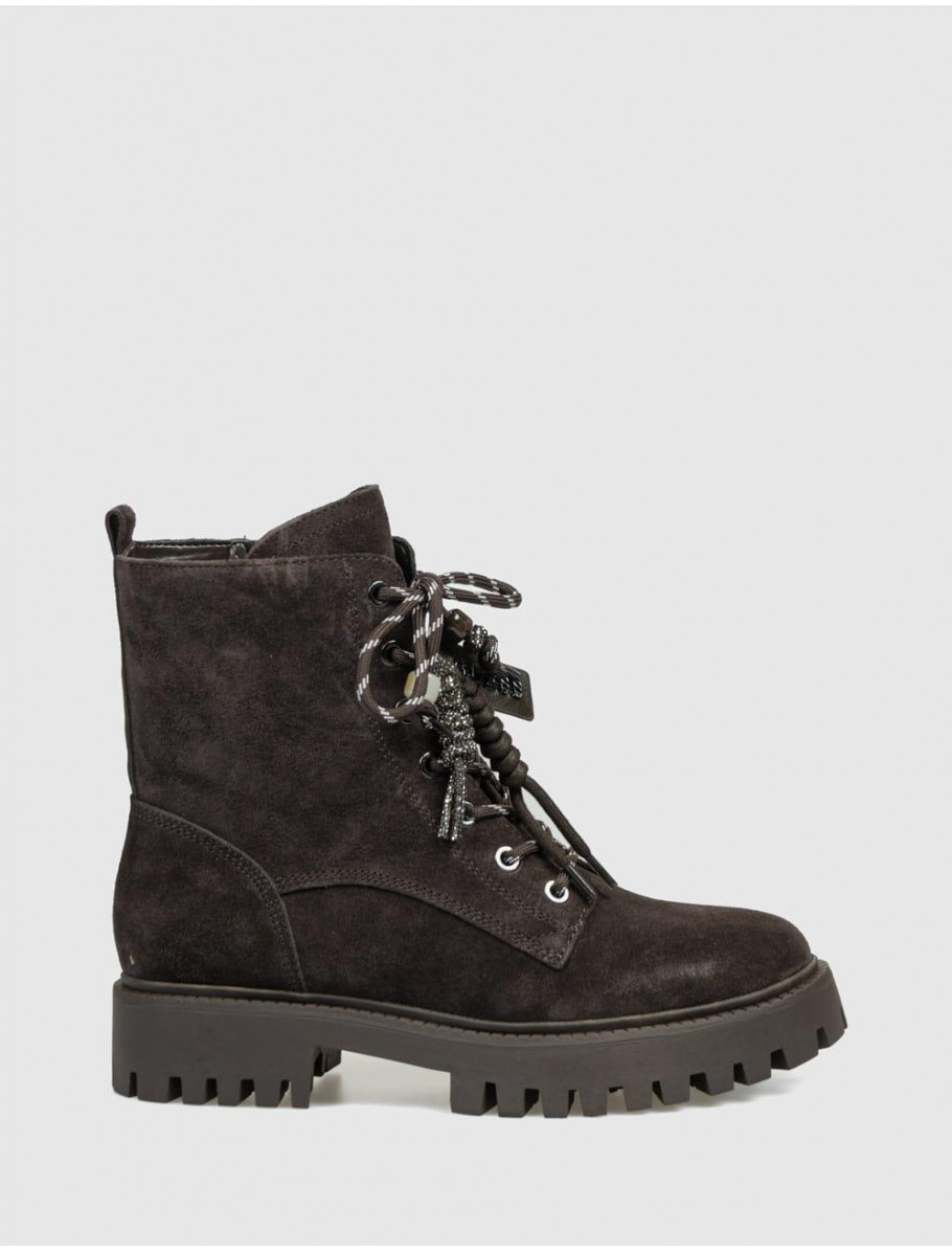 BOTiN GUESS FIZZLE MARRoN
