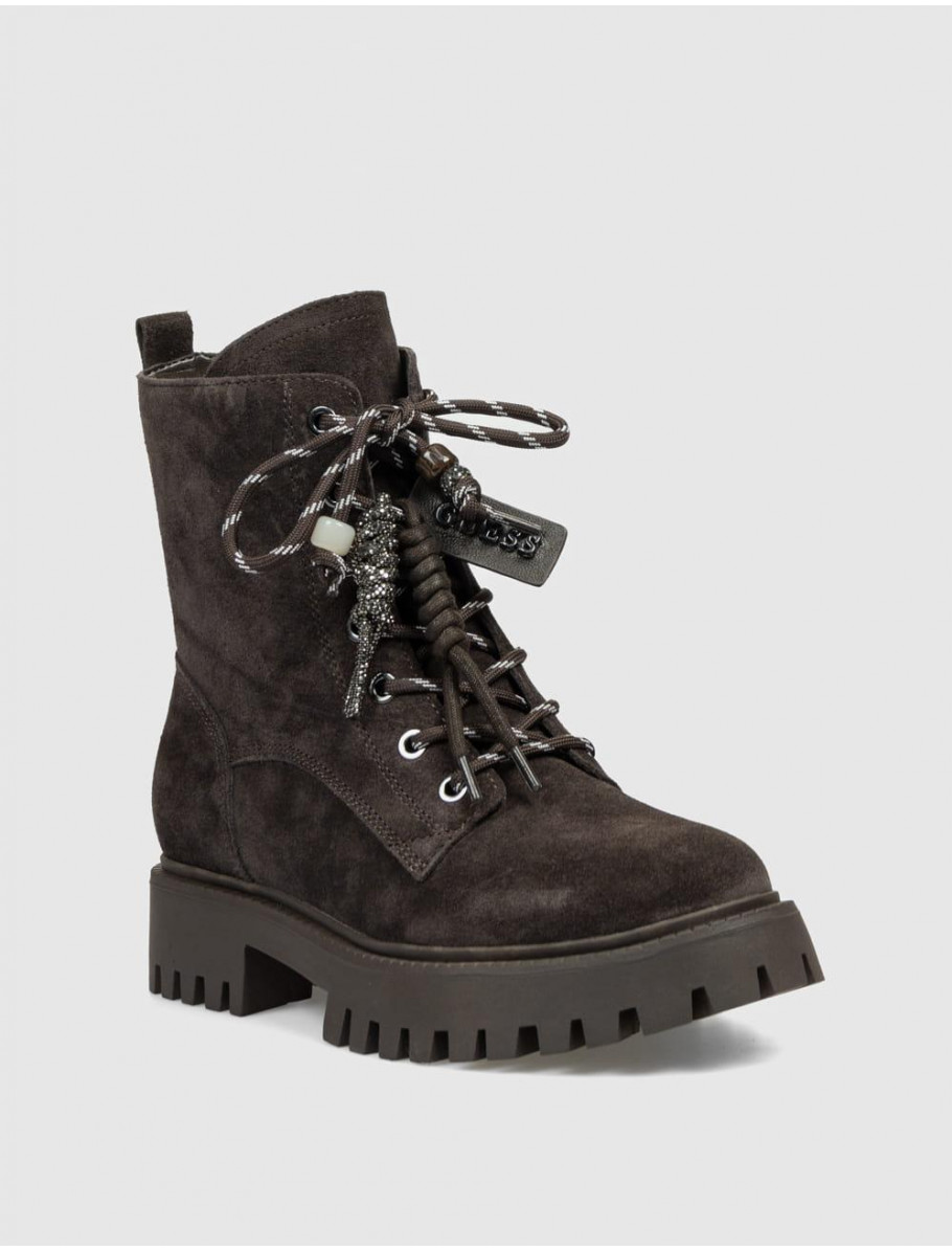 BOTiN GUESS FIZZLE MARRoN