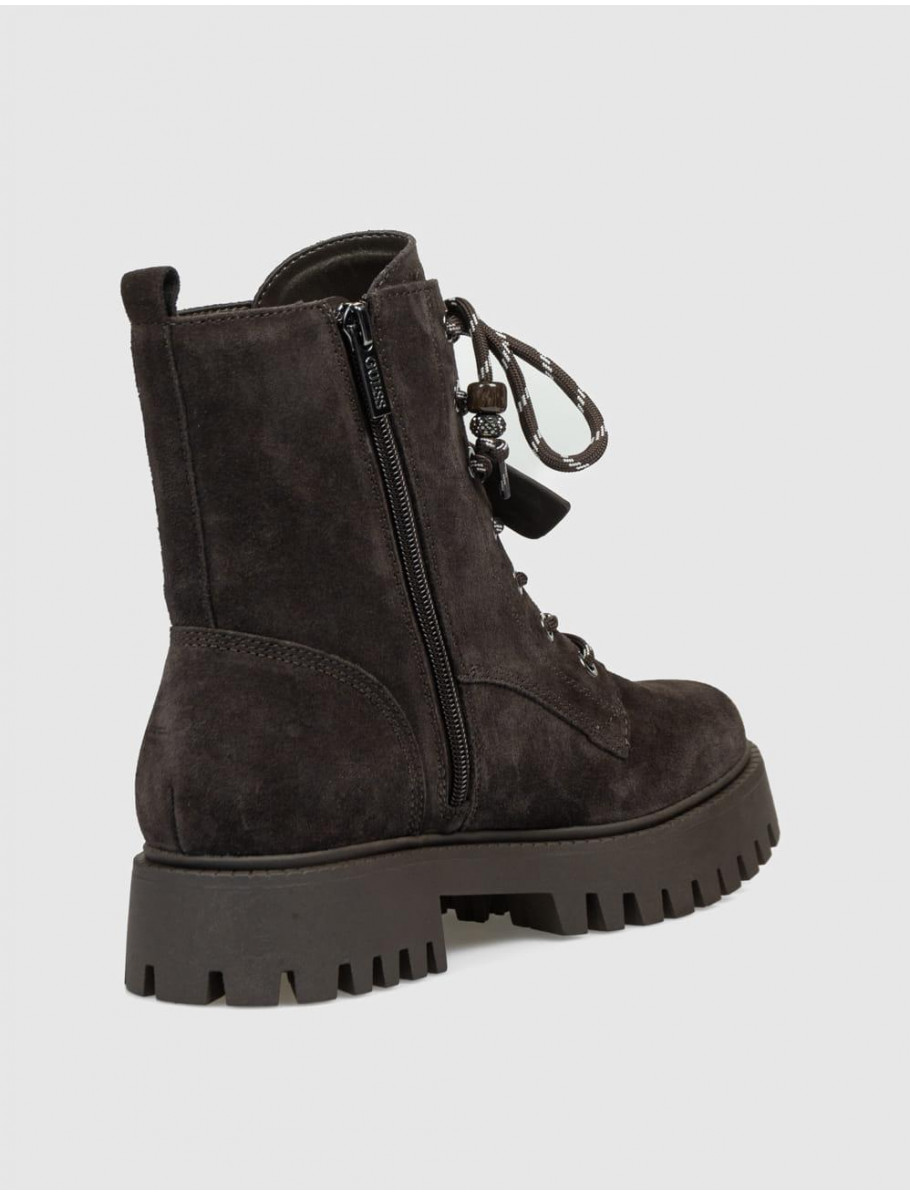 BOTiN GUESS FIZZLE MARRoN