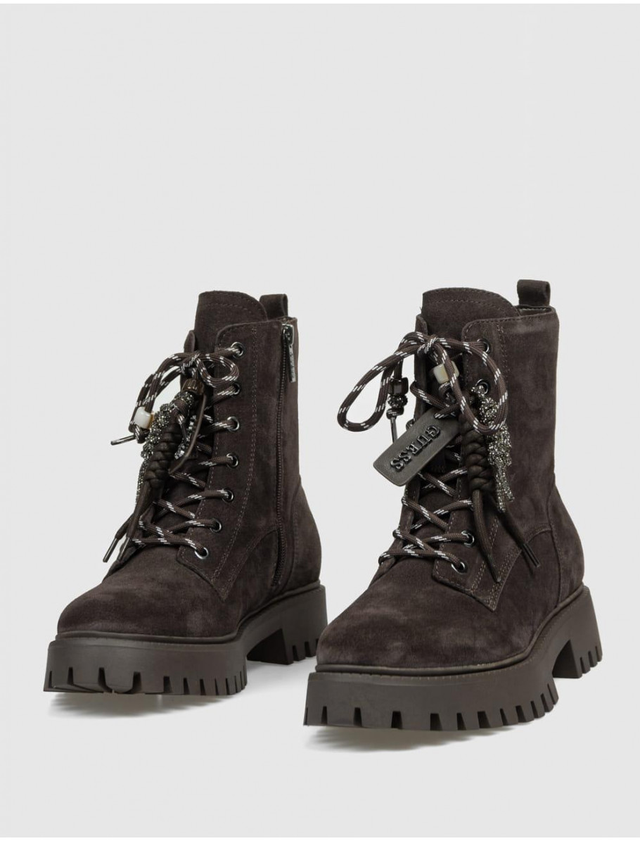 BOTiN GUESS FIZZLE MARRoN