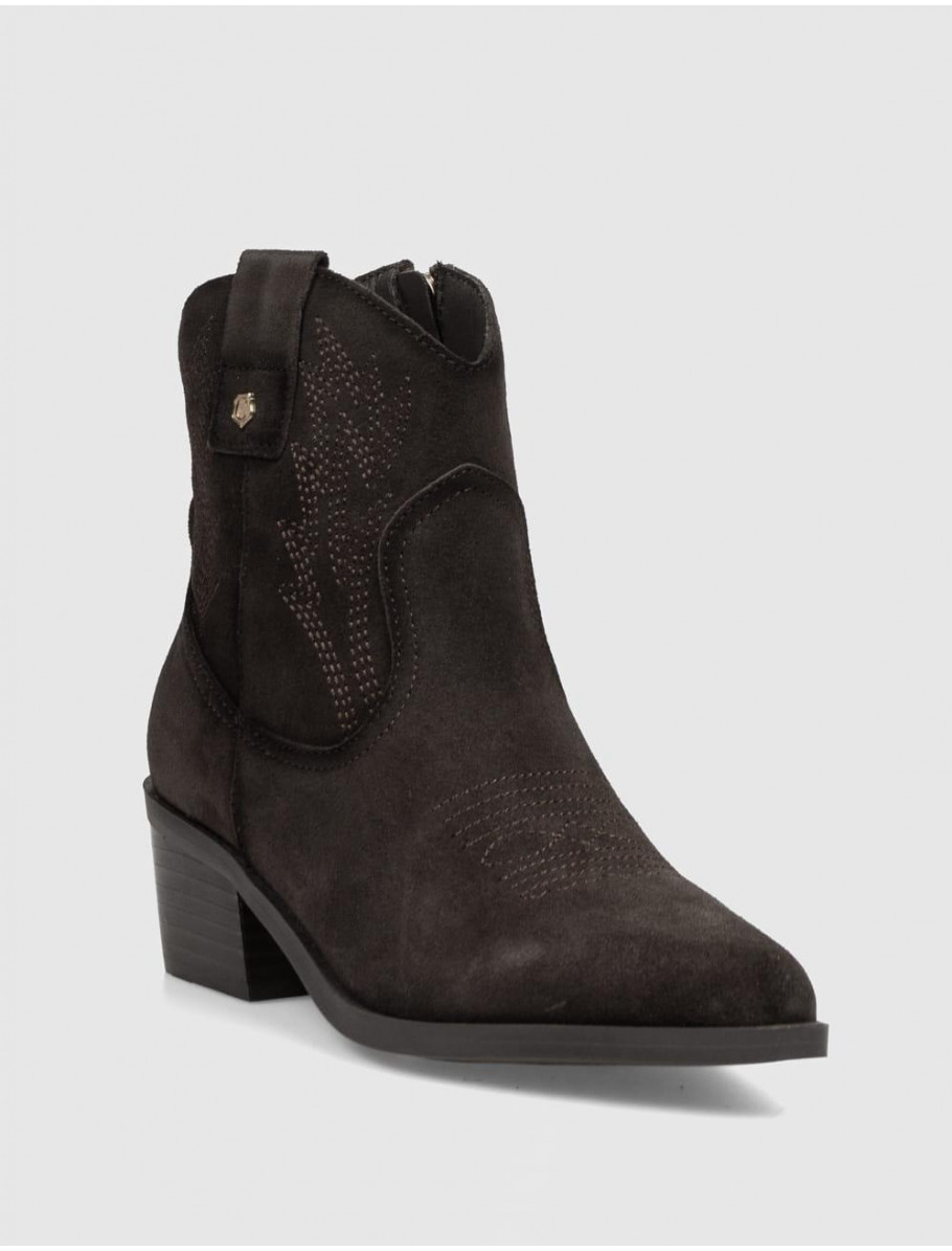BOTiN CARMELA 164390 MARRoN