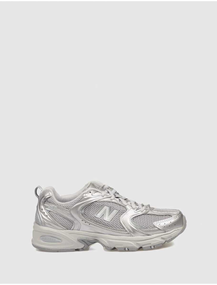 ZAPATILLA NEW BALANCE U530 PLATA