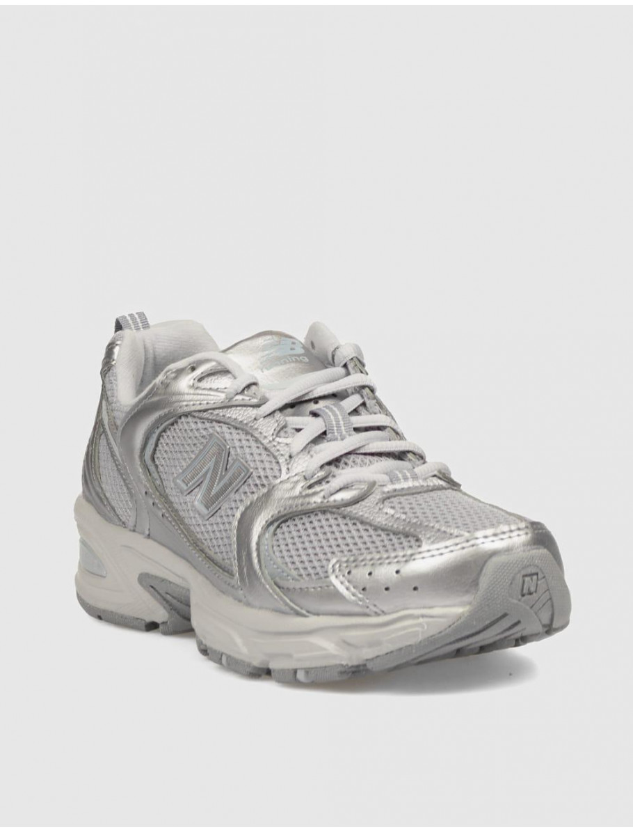 ZAPATILLA NEW BALANCE U530 PLATA