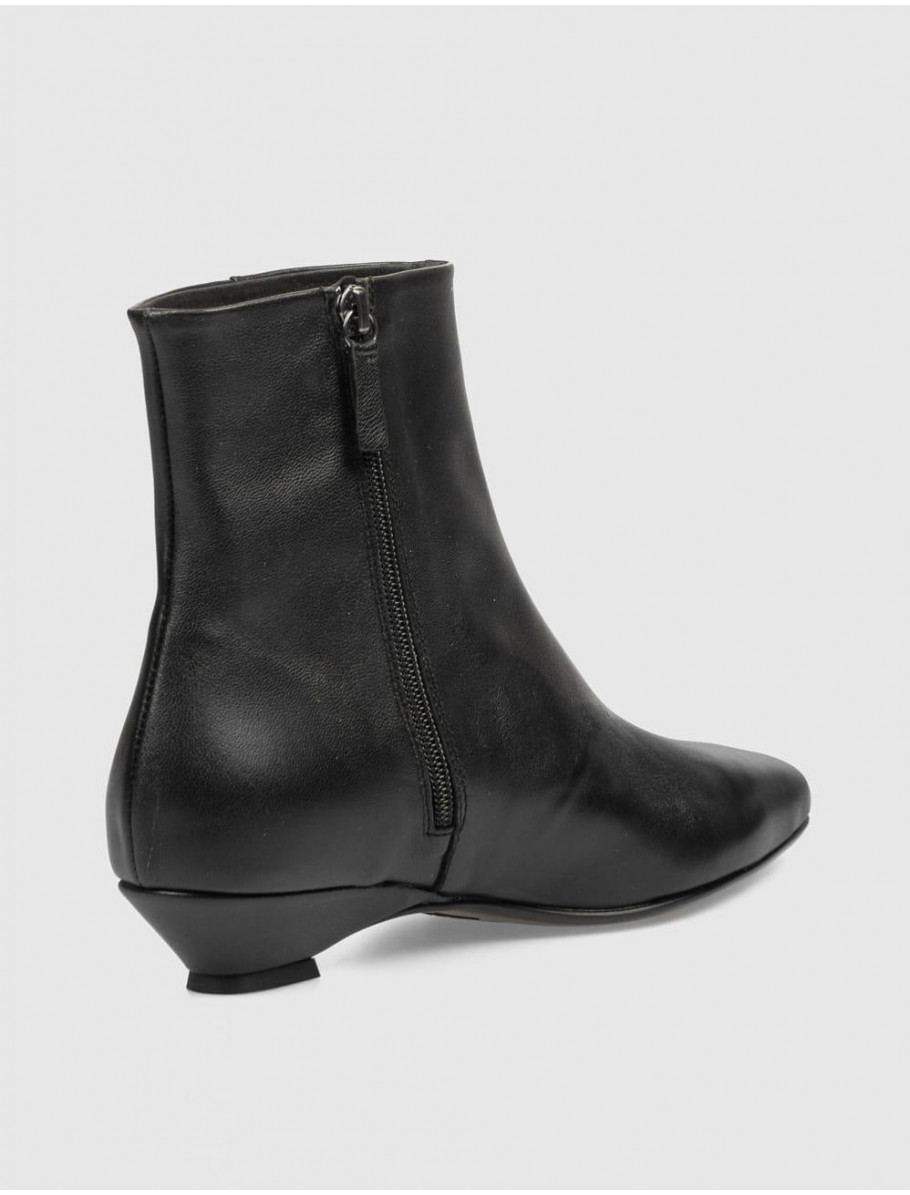 BOTiN GAIMO MAGNOLIA NEGRO