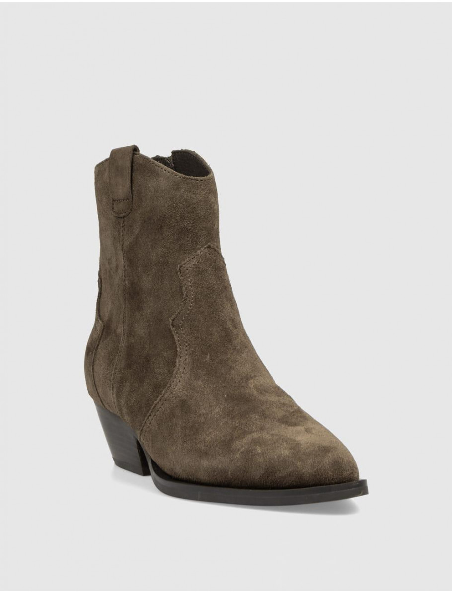 BOTiN ANOTHER TREND 5689 MARRoN