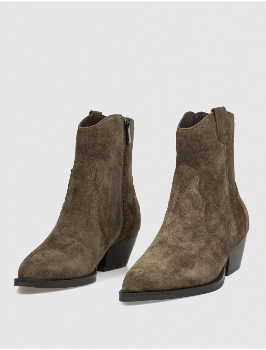 BOTiN ANOTHER TREND 5689 MARRoN