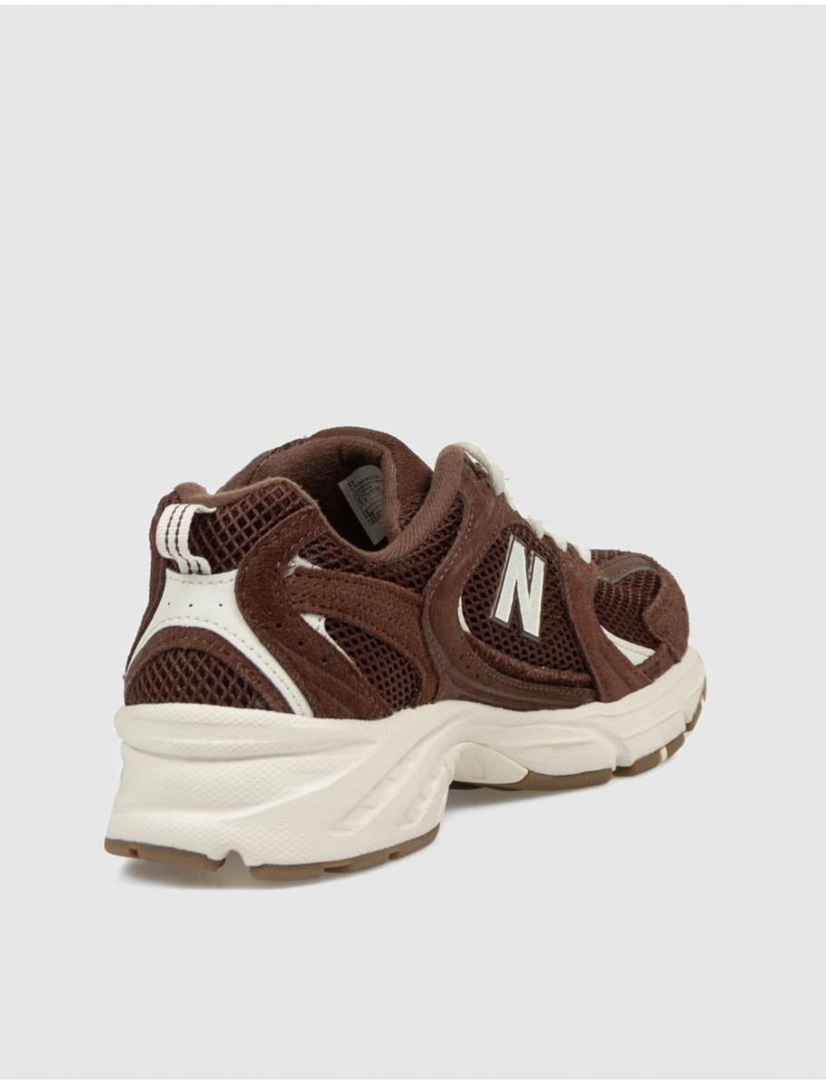 ZAPATILLA NEW BALANCE U530 MARRoN