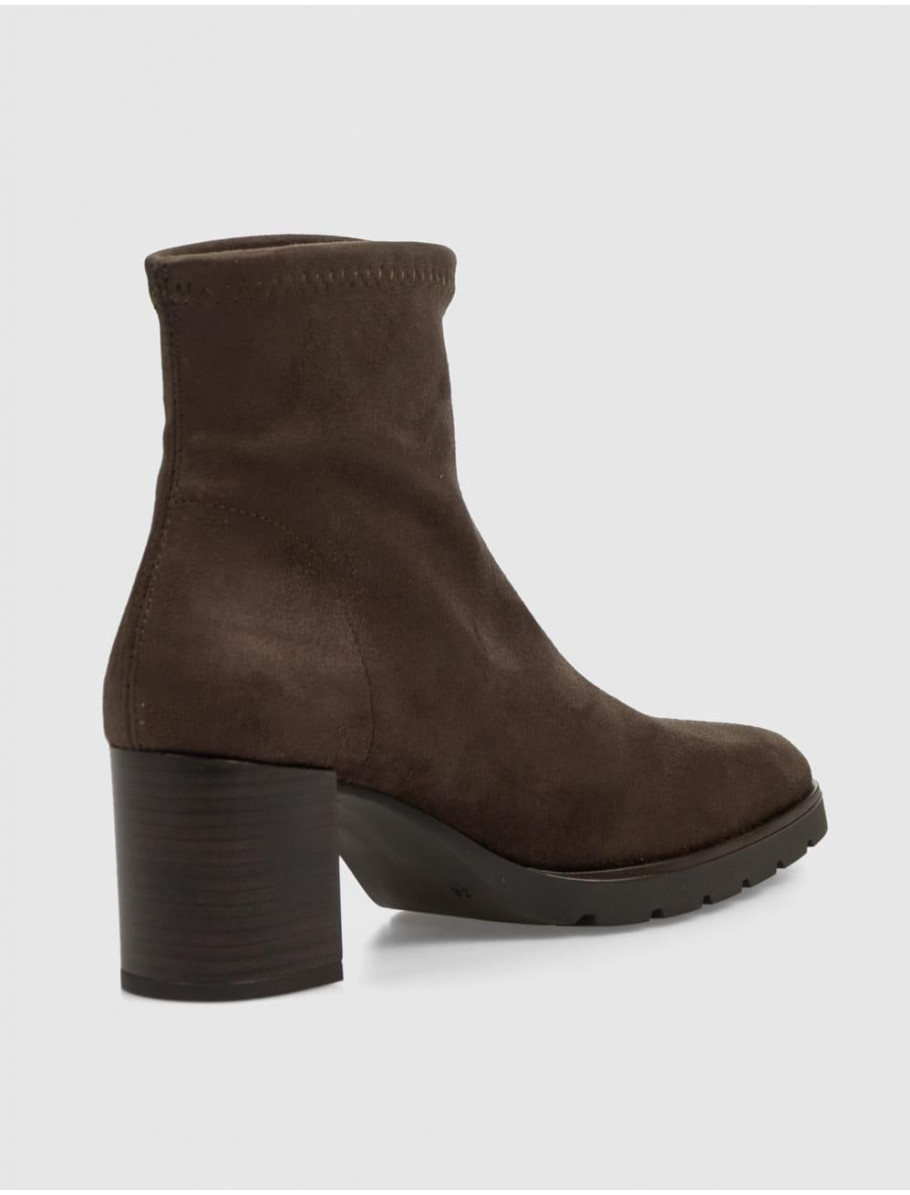 BOTiN MISS ELASTIC MENPHIS 078174 MARRoN
