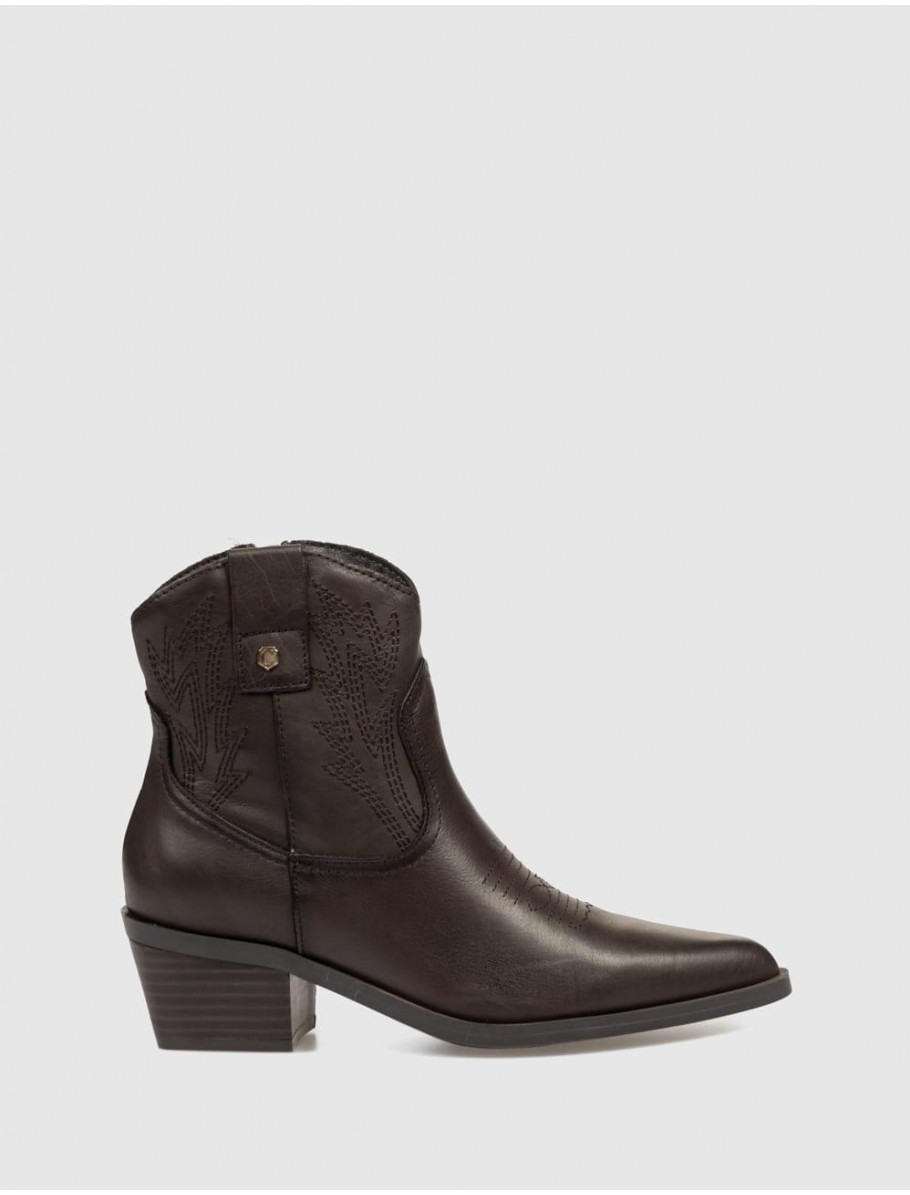 BOTiN CARMELA 164391 MARRoN