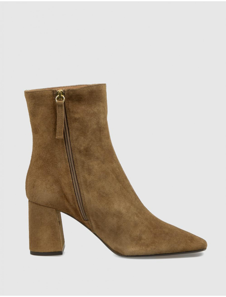 BOTiN ANGEL ALARCON 26552 CUERO