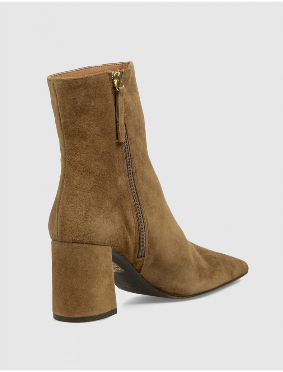 BOTiN ANGEL ALARCON 26552 CUERO