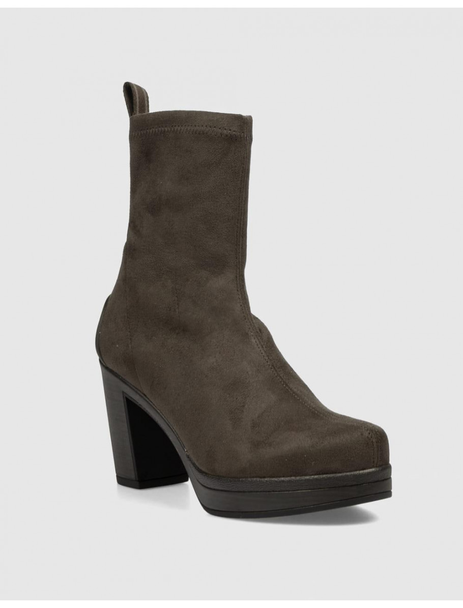 BOTiN WEEKEND 22576 MARRoN