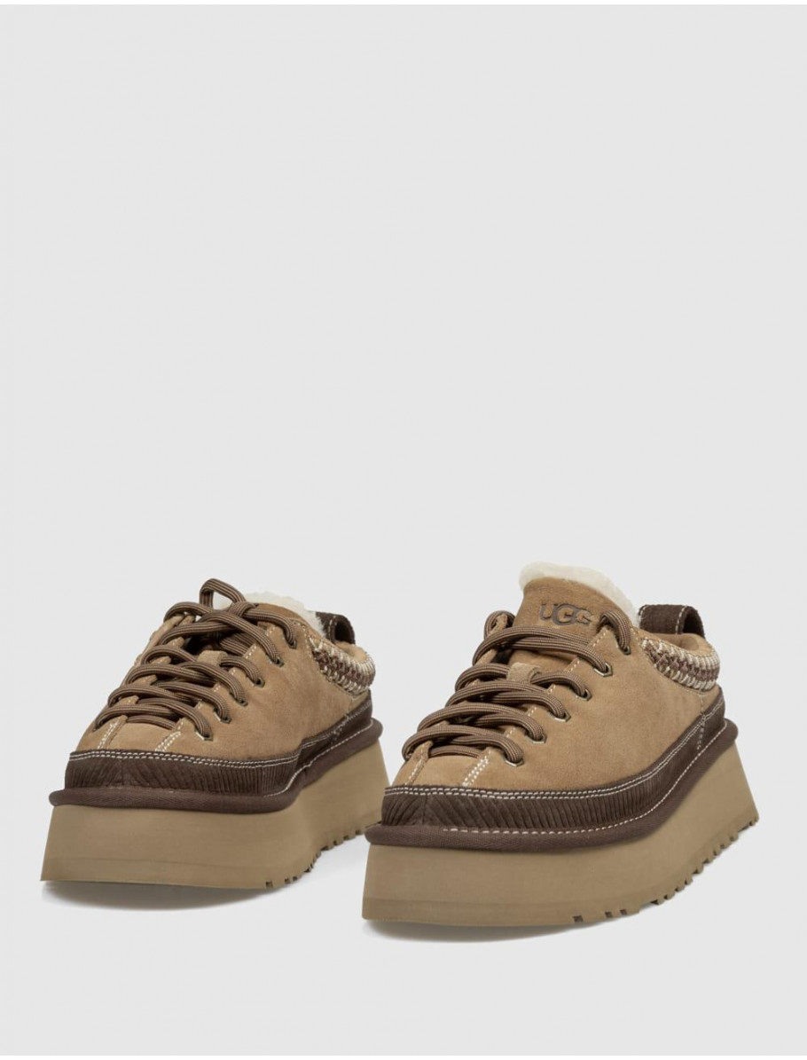ZUECO UGG HERITAGE LACE UP SLIPPER CUERO