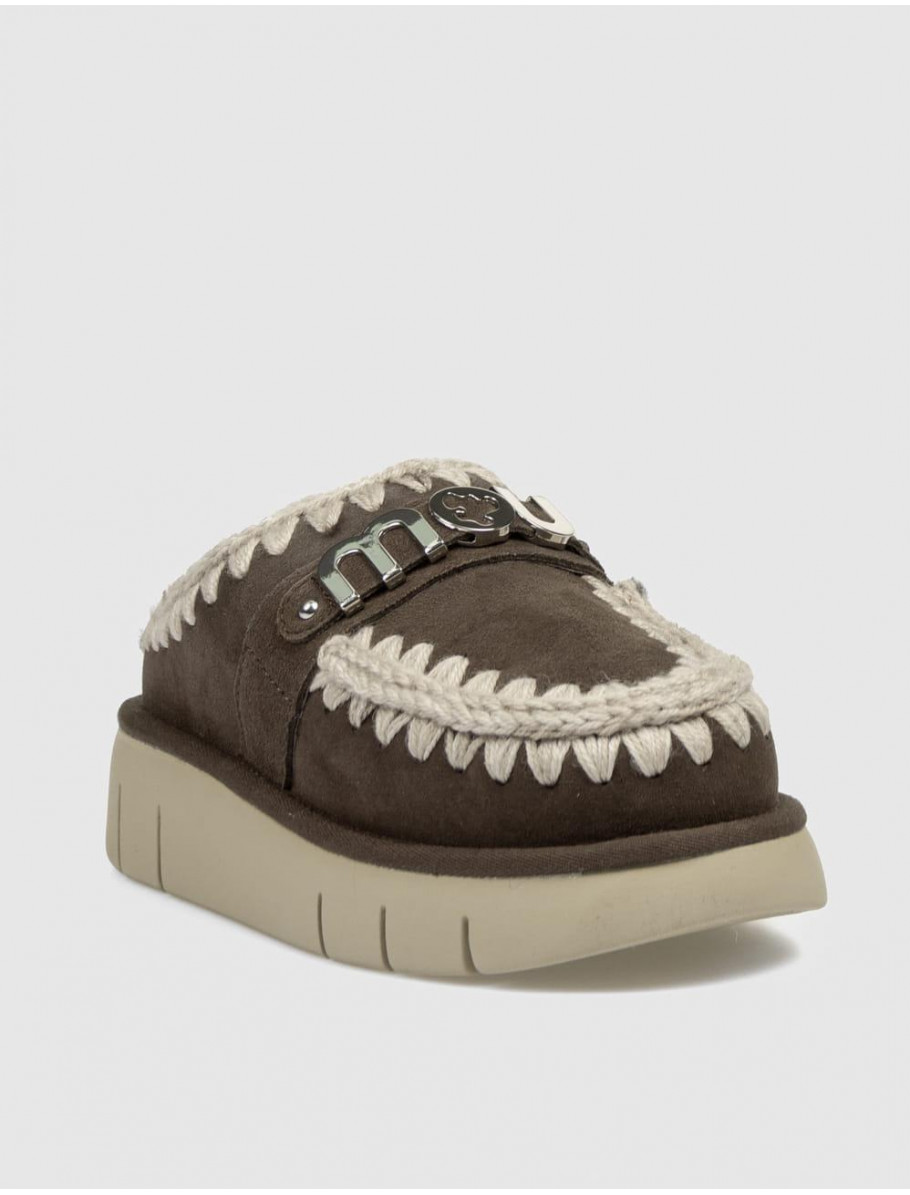 ZUECO MOU BOUNCE CLOG METAL LOGO MARRoN