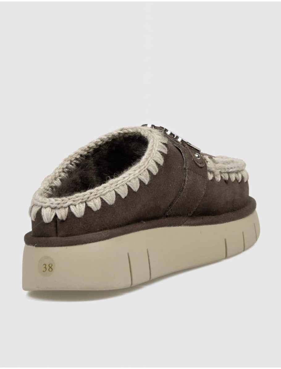 ZUECO MOU BOUNCE CLOG METAL LOGO MARRoN