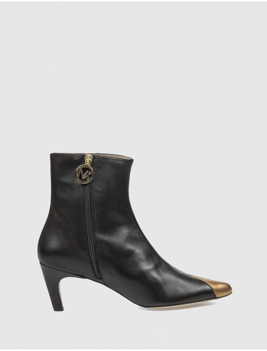 BOTiN MIUXA MARTINA NEGRO