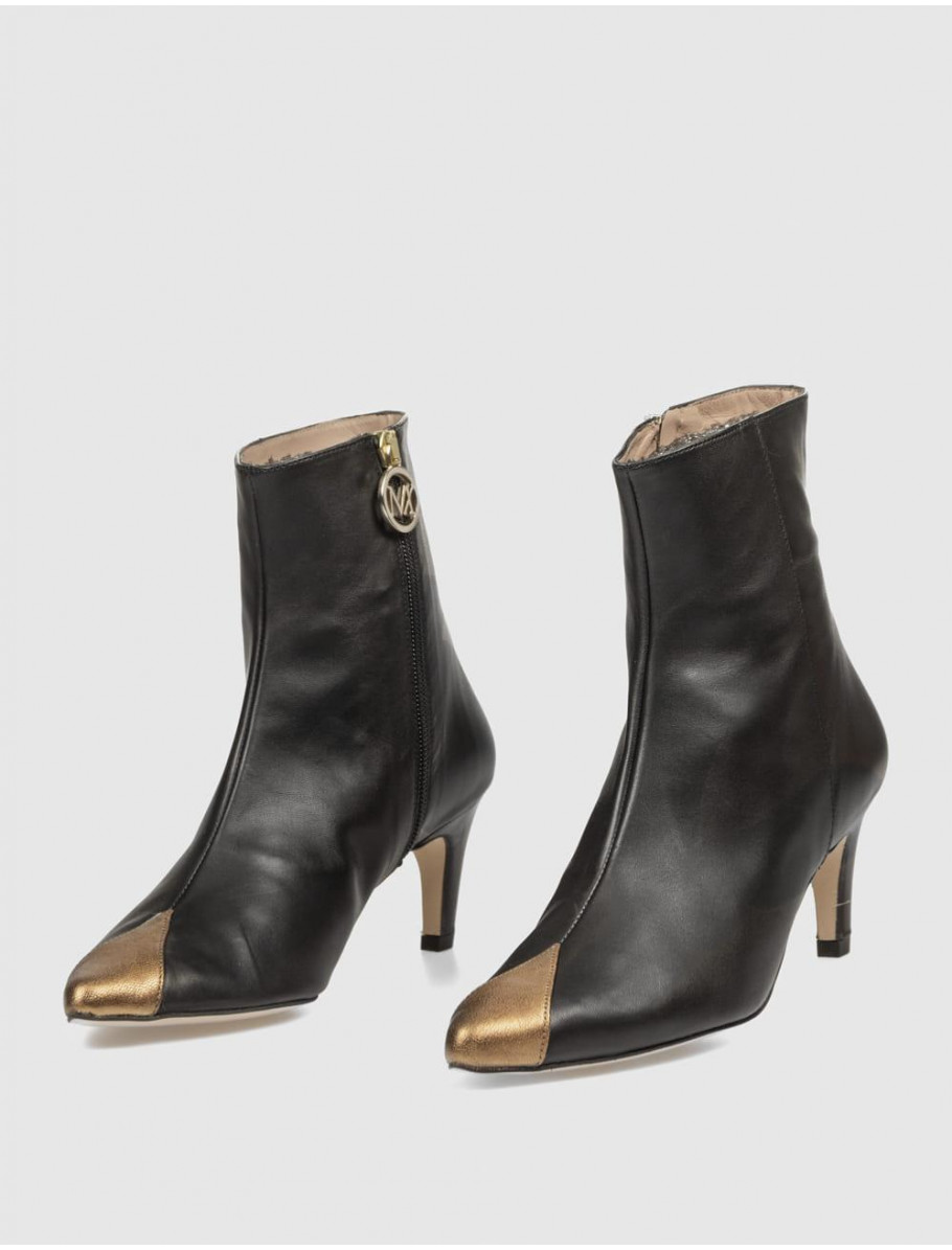 BOTiN MIUXA MARTINA NEGRO