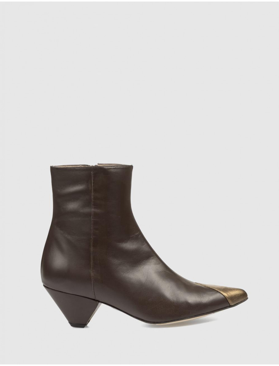 BOTiN MIUXA MIRTINA MARRoN