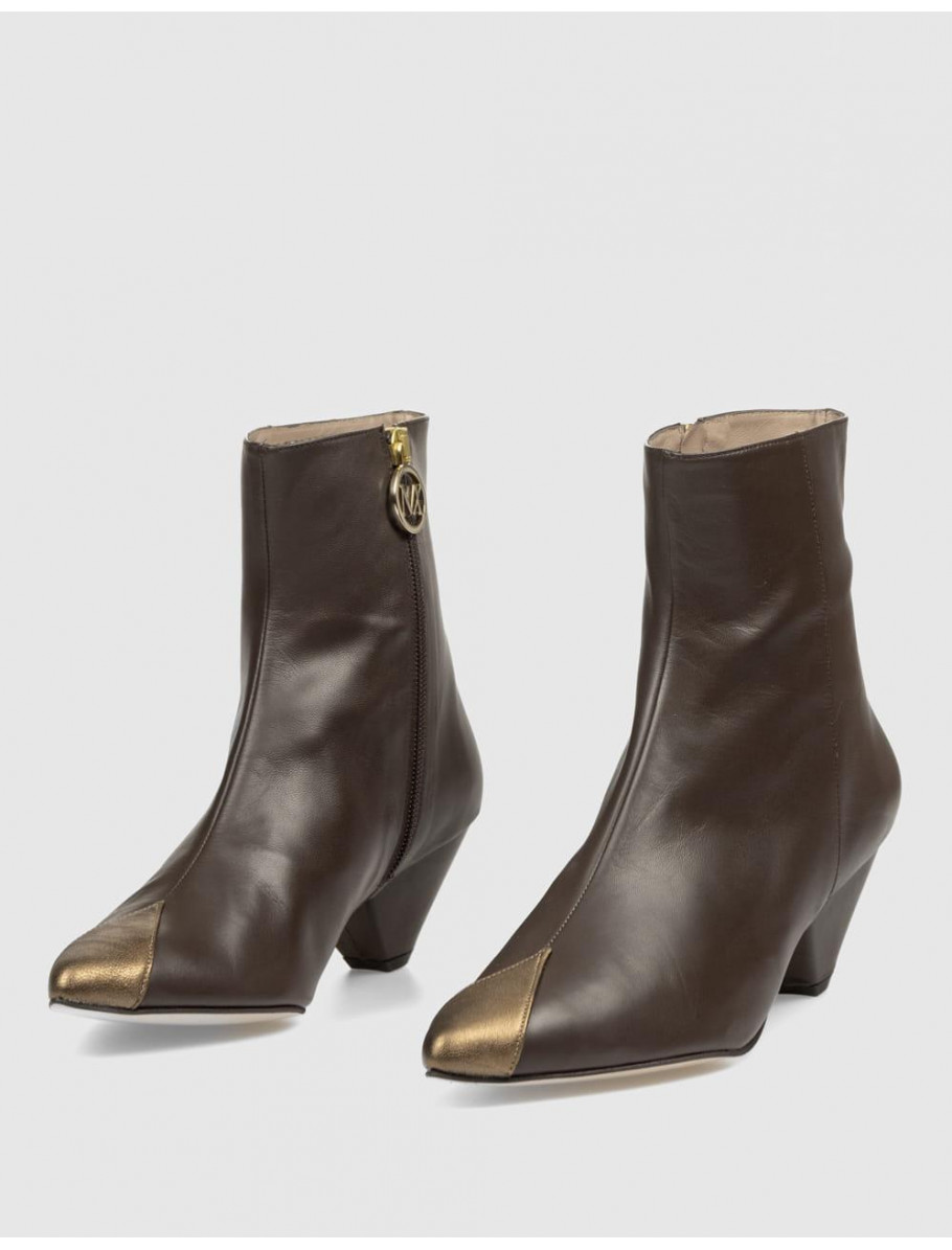BOTiN MIUXA MIRTINA MARRoN