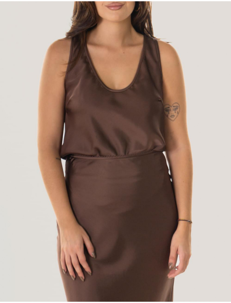 CAMISETA OBVIO LEILA MARRoN
