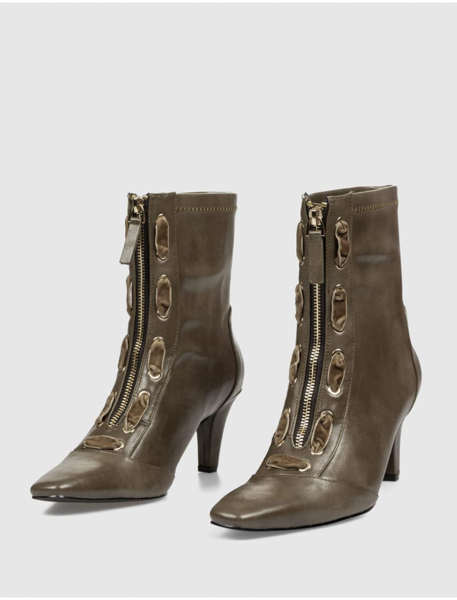 BOTiN NOA HARMON SAMANTHA MARRoN