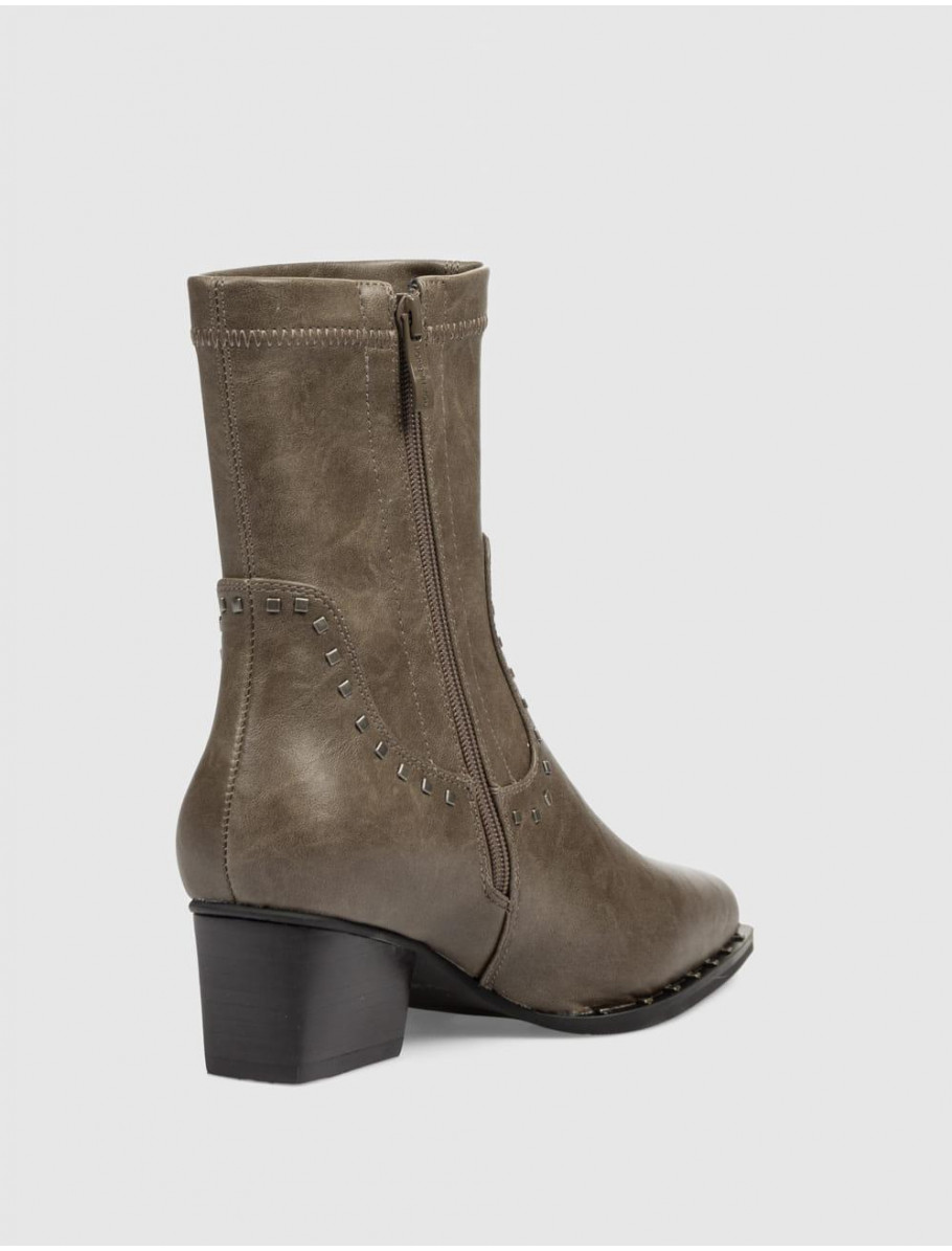 BOTiN NOA HARMON IVETTE MARRoN